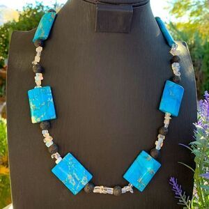 Gorgeous VTG Turquoise, Lavastone, Moonstone & Clear Quartz Necklace